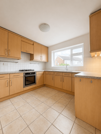 3 bed flat to rent Addison Road, London SE25