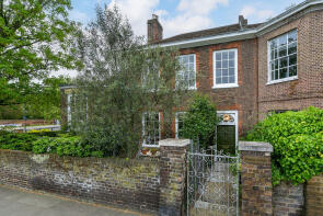 Rustat Lodge, Hampton Court Road, East Molesey KT8 9BN