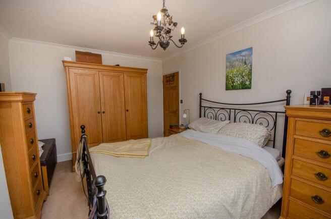 bed 1 pic 2.jpg