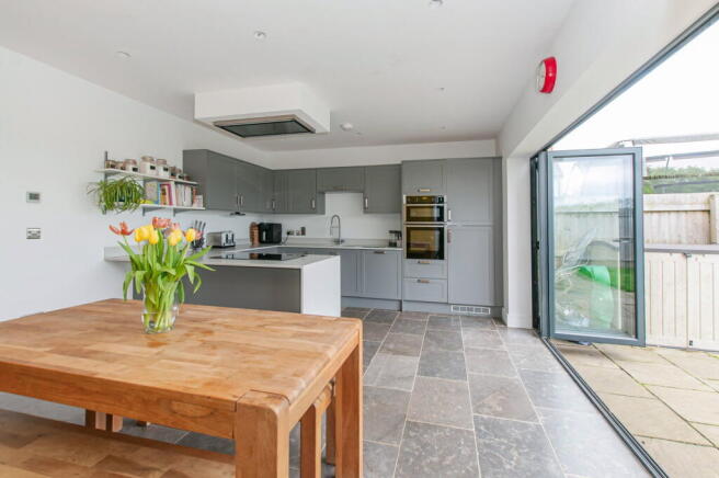 4 bed Detached for sale Image 6
