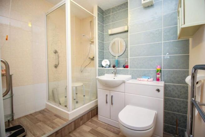 Shower Room / Wc