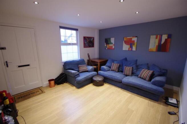 Lounge - Photo 3
