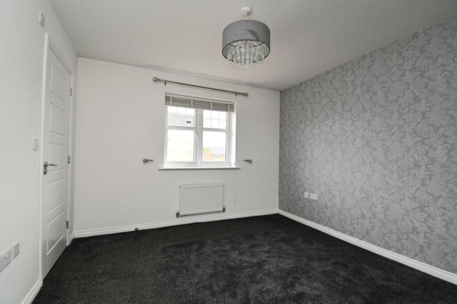 4 bed Detached for sale Image 11