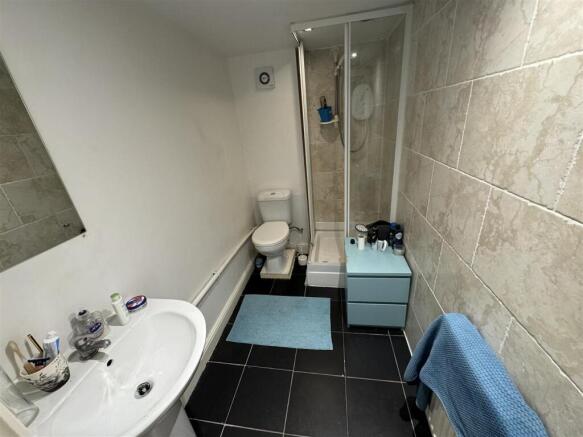 5 bed Terraced to rent Image 12