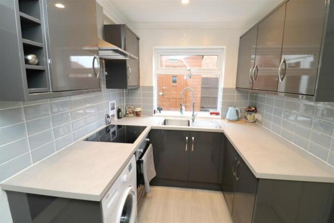 2 bed Semi-Detached for sale Image 4