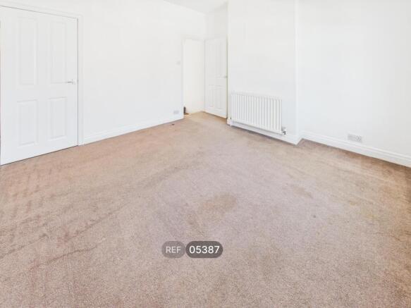 2 bed Terraced to rent Image 7