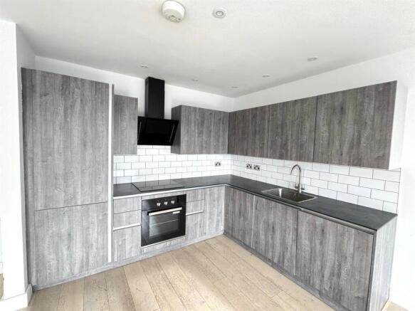 Kitchen (2).jpg