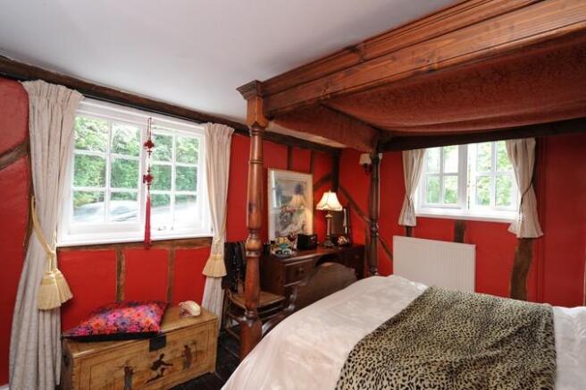 bedroom .jpg