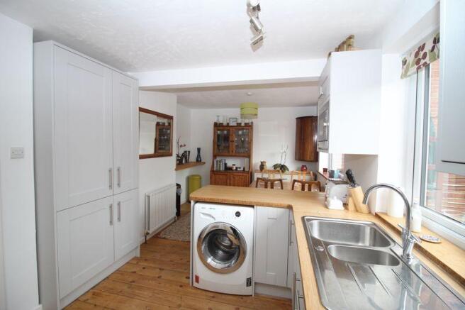 Kitchen/Dining...