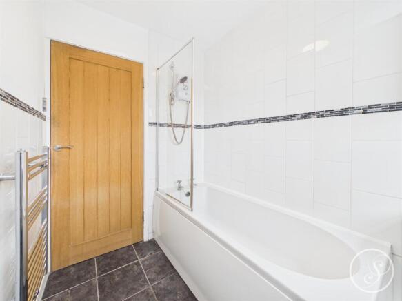 2 bed Apartment to rent Image 10