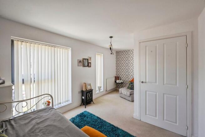 3 bed Terraced for sale Image 10