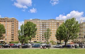 69, Coombe Lea, Grand Avenue, Hove BN3 2NF
