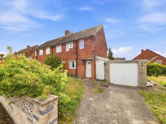 3 bed Semi-Detached for sale in worksop
