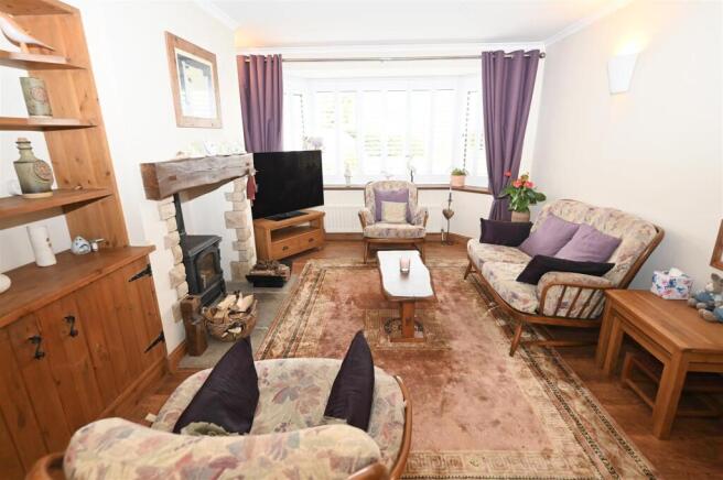 3 bed Semi-Detached for sale Image 4