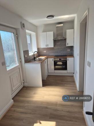 3 bed Detached to rent Image 5