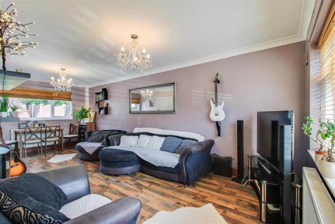3 bed Terraced for sale Image 4