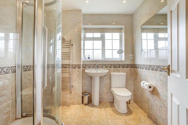 EN SUITE