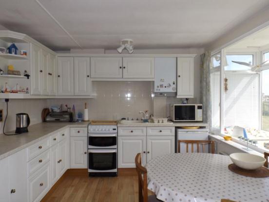 Lounge / Kitchen