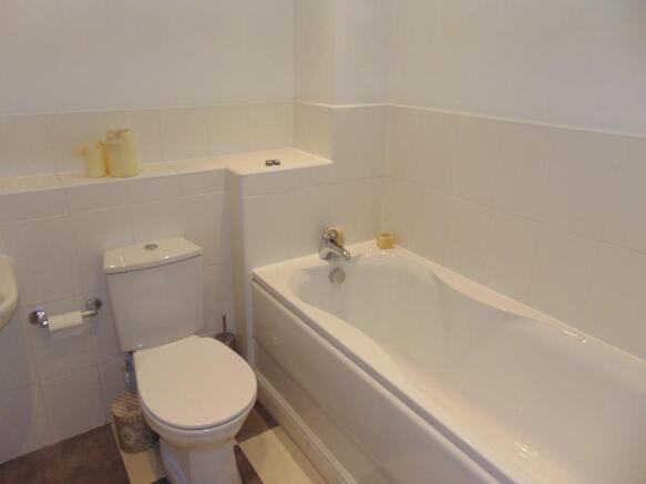 FAMILY BATHROOM