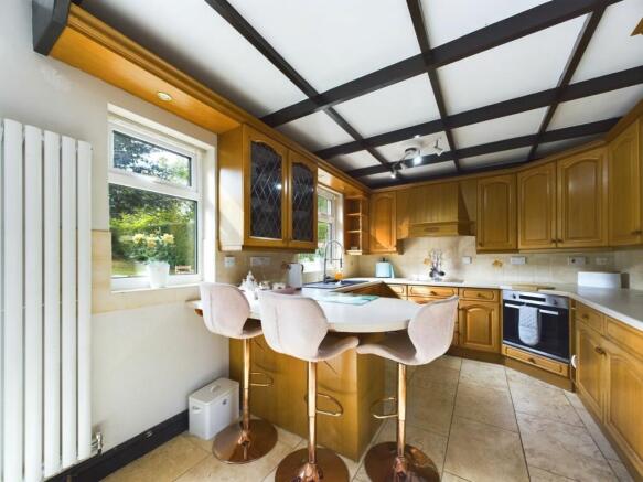KITCHEN / BREAKFAST ROOM