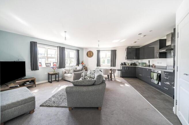 1359171-5-68dbd64...