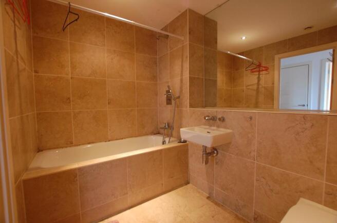1 bed Apartment to rent Image 6