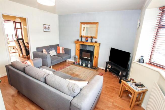 BAY FRONTED LOUNGE