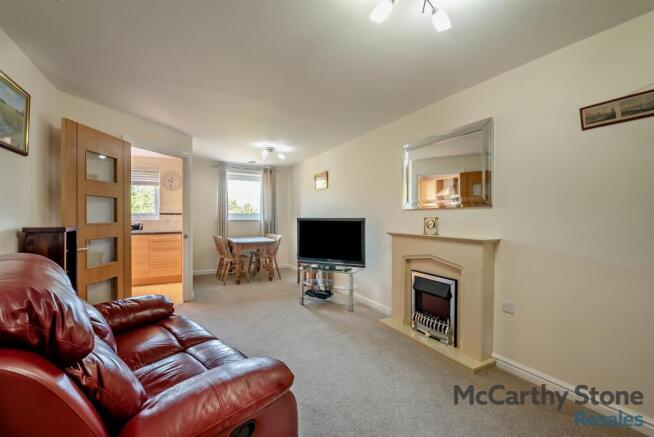 8698508-interior10-800.jpg