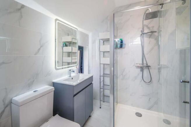 Shower En-suite