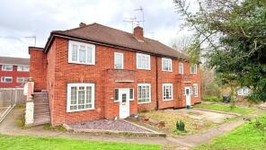Flat 3, Oaks Court, Oaks Close, Leatherhead KT22 7SJ