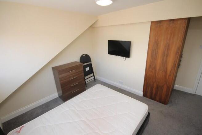 5 bed Terraced to rent Image 7