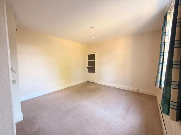 3 bed Semi-Detached for sale Image 12
