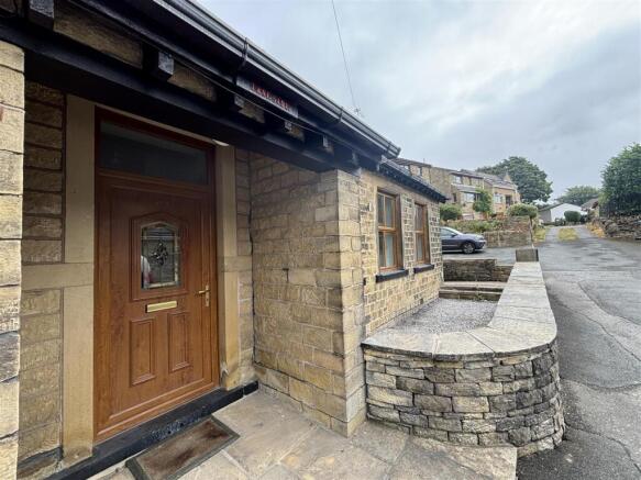 3 bed Detached Bungalow to rent Image 6