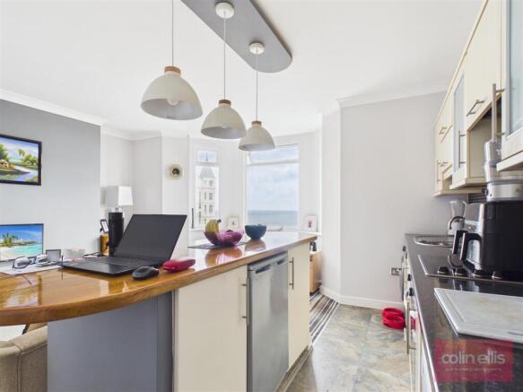 1 bed Flat for sale Image 4