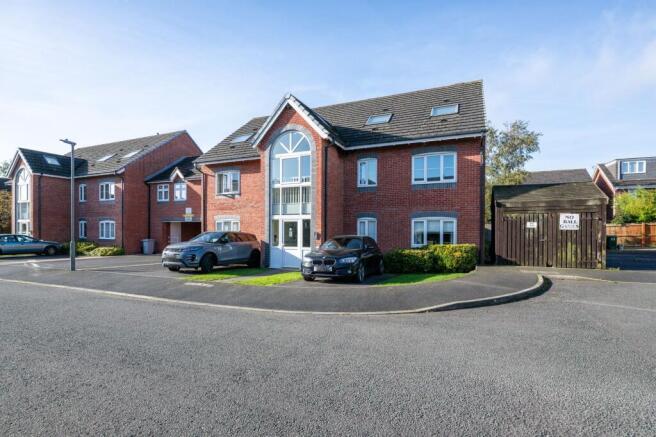 2-bed flat on Parkside Avenue, Skelmersdale, WN8, £110,000