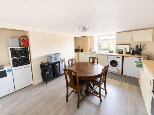 2 bed Terraced for sale Image 3