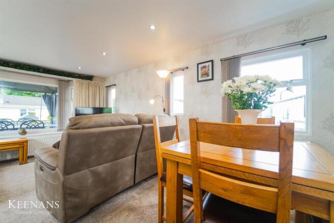 2 bed Park Home for sale Image 5