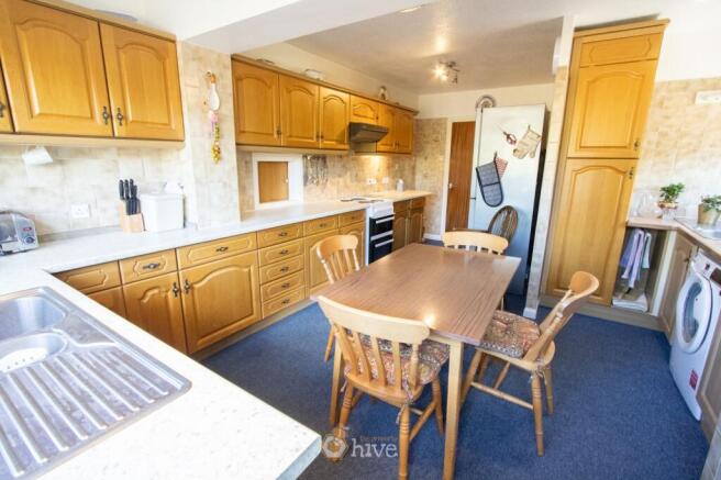 4 bed Detached for sale Image 2