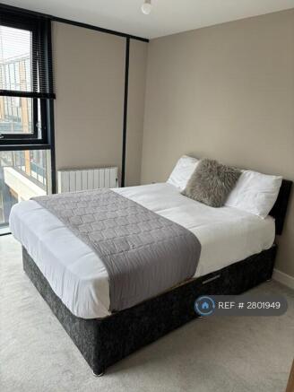 3 bed Flat to rent Image 5