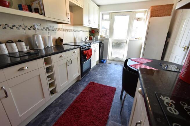 KITCHEN/BREAKFAST ROOM