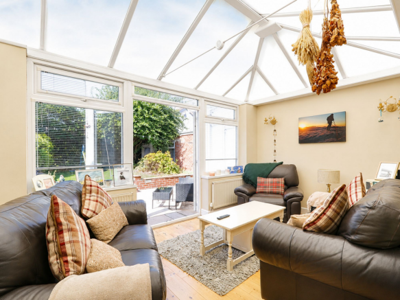 2 bed Detached Bungalow for sale Image 9