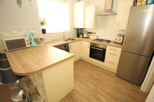 Kitchen3.JPG
