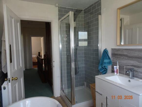 2 bed Terraced to rent Image 10