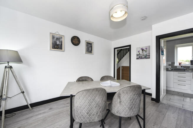 3 bed Semi-Detached for sale Image 6