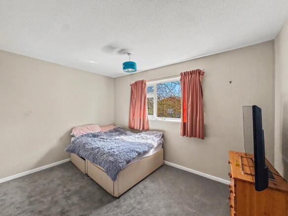 2 bed Flat for sale Image 4