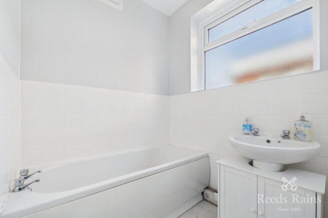 3 bed Terraced to rent Image 6