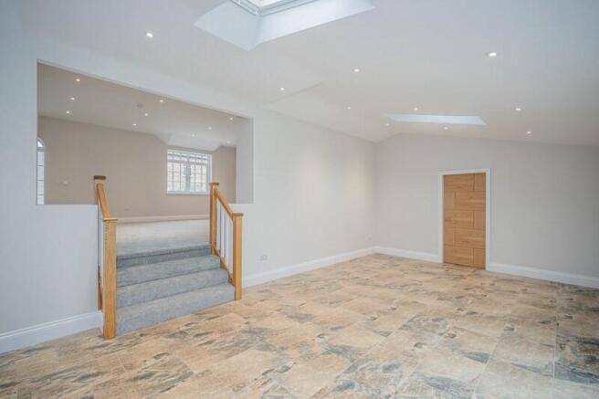 4 bed Detached for sale Image 6