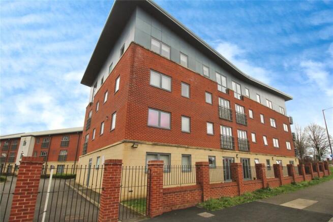 2 bed Flat for sale Image 10