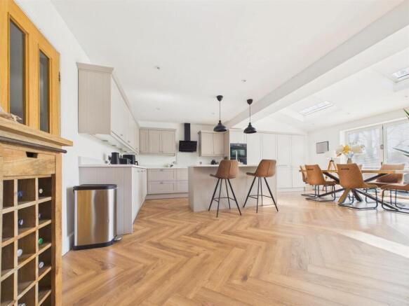 DINING KITCHEN/SNUG