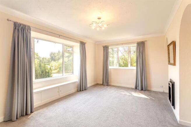 4 bed Detached for sale Image 4